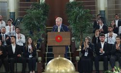 Cumhurbaşkanı Erdoğan, gençler ve milli sporcularla bir araya geldi