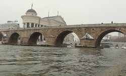 Esenler Belediyesi Üsküp’teki Taş Köprü’yü aydınlatacak