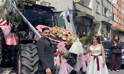 Sivas’tan İstanbul’a getirdiği pembe traktörle gelin almaya gitti