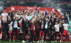 Trendyol 1. Lig play-off şampiyonu Çorum FK kupasına kavuştu