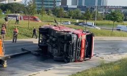 Bağcılar’da yangından dönen itfaiye aracı devrildi: 3 yaralı