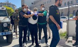 Eskişehir’de neo-nazi sembolü olan hücum yeleği ile 5 kişiyi bıçaklayan saldırgan hayatını kaybetti