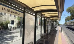 Laleli’de raylara düşen çocuk tramvayın altında kalarak öldü