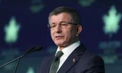 Ahmet Davutoğlu, Gelecek Partisi’nin siyasi faaliyetlerini sonlandırma kararı aldıklarını duyurdu