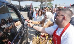 Bakan Göktaş Kapıkule’de gurbetçilerle kucaklaştı