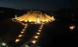Kraliçeler mezarlığı gece de ziyarete açıldı