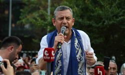 Özgür Özel’den yeni parti sinyali: "Sizi hiç üzmeden yeni bir yol açacağız"