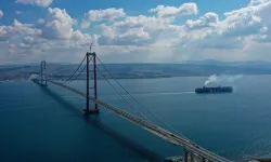 Ulaştırma ve Altyapı Bakanlığı: "Çanakkale Boğazı gemi trafiği, çift yönlü ve geçici olarak askıya alınmıştır"