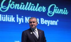 Bakan Bak'tan milli sporculara tebrik mesajı
