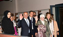  Bakan Göktaş, Malatya Şehir Kütüphanesi'ni ziyaret etti