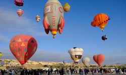 BALONLAR NEVŞEHİR KÜLTÜR YOLU FESTİVALİ’NİN İLK GÜNÜNDE GÖKYÜZÜNÜ ŞÖLENE ÇEVİRDİ