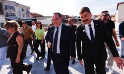Başkan Dutlulu, Kula Eski Pazar Yeri'nde yürütülen çalışmaları inceledi