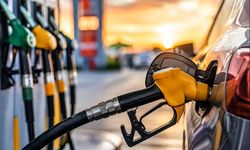 Benzine Gece Yarısı Zam: Üç Büyük Şehirde Fiyatlar 74 Liranın Üzerine Çıktı