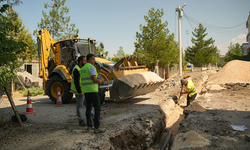 Çarıklı Mahallesi'nde 15 yıllık içme suyu hattı yenileniyor