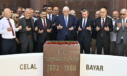 Dervişoğlu'ndan Celal Bayar'ın kabrine ziyaret