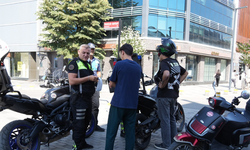 Düzce'de yaya yollarında motorlu araç denetimi: 17 araca ceza