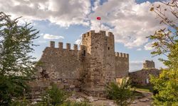 Enez Kalesi'nde yaklaşık 600 yıllık şapel kalıntısı dikkat çekiyor