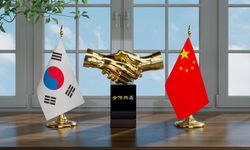 Güney Kore lideri Lee Jae-myung Çin Dışişleri Bakanı Wang Yi ile bir araya geldi
