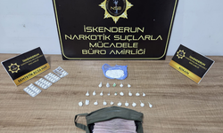 İskenderun'da kokain, sentetik ecza ve yüklü miktarda para ele geçirildi