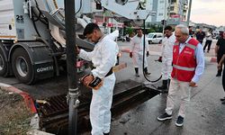 Kepez'de yağmur suyu mazgallarında temizlik çalışması