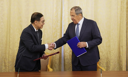 Lavrov ile Tayland Dışişleri Bakanı Phuangketkeow bir araya geldi