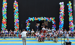 Marmaris'te yaz kurslarına katılan 1200 çocuk gösterilerini sergiledi