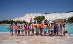 Pamukkale'de 'Annemle Yüzmenin Tam Zamanı' Projesi sürüyor