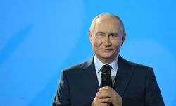 Putin, Myanmar Cumhurbaşkanı Hlaing ile bir araya geldi