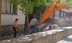 Siirt'te çöp ev temizlendi