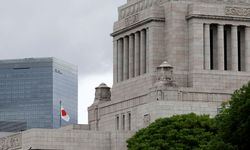 Teslimiyetten yeniden silahlanmaya: Japonya nereye gidiyor?