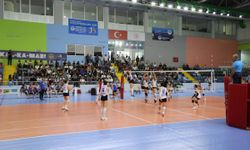 Toroslar'ın Kadın Voleybol Takımı yeni sezona hazırlanıyor