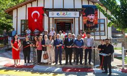 Uşak'ta El Ele Kafe hizmete açıldı
