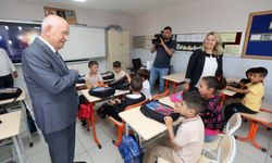 Yenimahalle Belediyesi'nden öğrencilere kırtasiye desteği