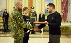 Zelenski, Ukrayna kahramanlarına altın yıldız nişanı verdi