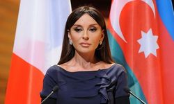Aliyev ve eşi Mehriban Aliyev Deniz Kuvvetlerini ziyaret etti