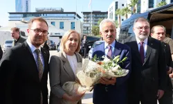 Bakan Uraloğlu, AK Parti İzmir İl Başkanlığı'nı ziyaret etti