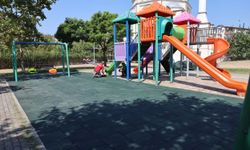 Derince'de park ve yeşil alanlarda yenileme çalışmaları sürüyor