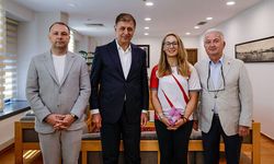 Dünya Yenihayat, Akdeniz Oyunları'ndaki madalyalarını Tugay ile paylaştı