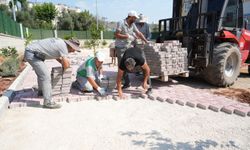 Kepez'de okul bahçelerinde bakım ve düzenleme çalışmaları yapılıyor