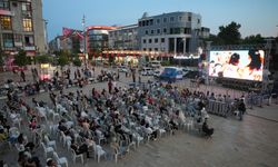 Maltepe'de Türkiye-Almanya karşılaşması dev ekranda izlendi
