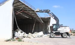 Nilüfer'de üç mahallede kaçak yapı yıkımı