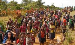 Papua Yeni Gine'de deprem