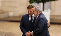 Paşinyan, Paris'te Macron ile görüştü