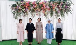 Peng Liyuan, Bişkek'te lider eşleriyle buluştu