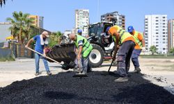 Toroslar'da mahalle yollarında üst yapı çalışmaları sürüyor