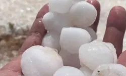 Suudi Arabistan’da dolu ve sağanak yağış