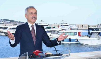 Bakan Uraloğlu: "Van Gölü’nde toplam 417 bin 146 vagon ve 6 milyon 582 bin 540 ton yük taşındı"