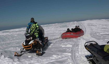Rize’nin derelerindeki rafting şimdi kar üzerinde yaylalarda yapılıyor