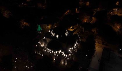 467 yıllık camide Ramazan ayının ilk teravih namazı kılındı