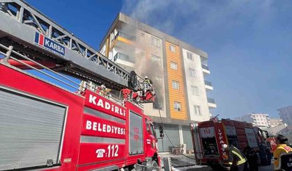 5 katlı binada korkutan yangın